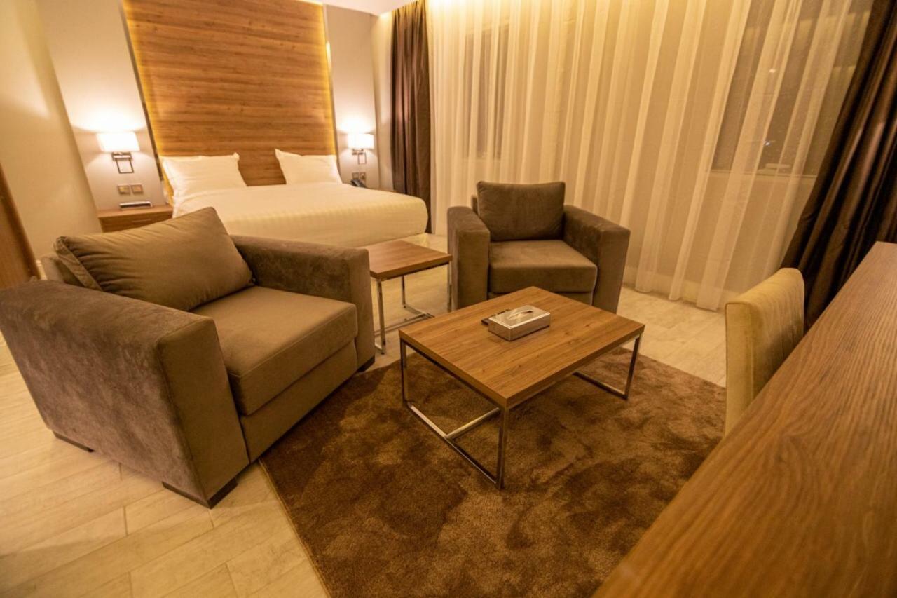 قولدن سكوير طريق الرياض Golden Square Riyadh Road Khamis Mushait Exterior photo